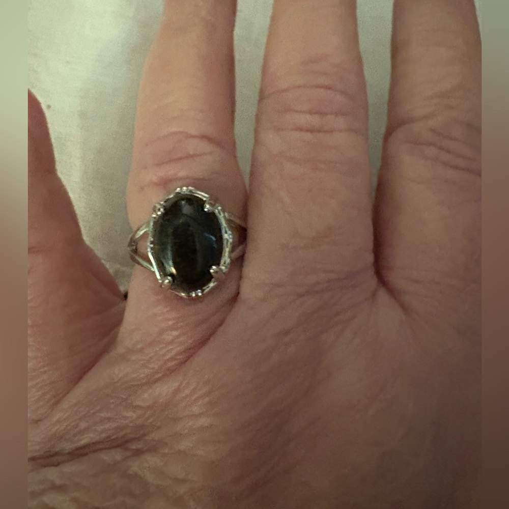 EUC sterling silver.925 stone ring. Size 7. Final